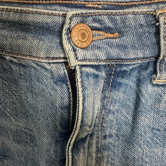 American Eagle Highest Rise Mom Short Womens Size 8 Blue Distressed Zip - Picture 4 of 15